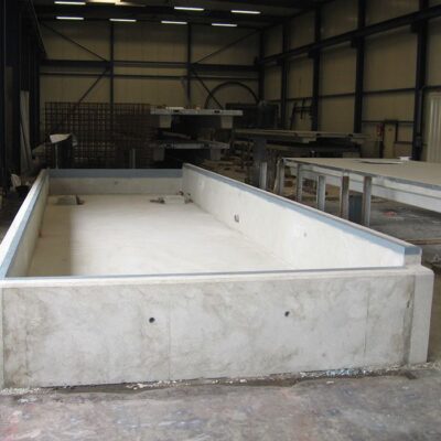 Foundation trough WD25 with a raised side wall